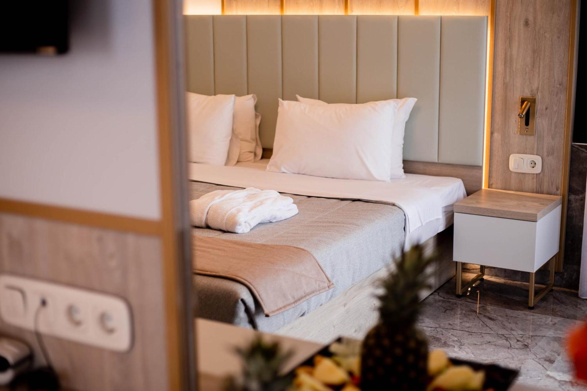 Tosca Beach Hotel PalaiónTsiflíkion المظهر الخارجي الصورة