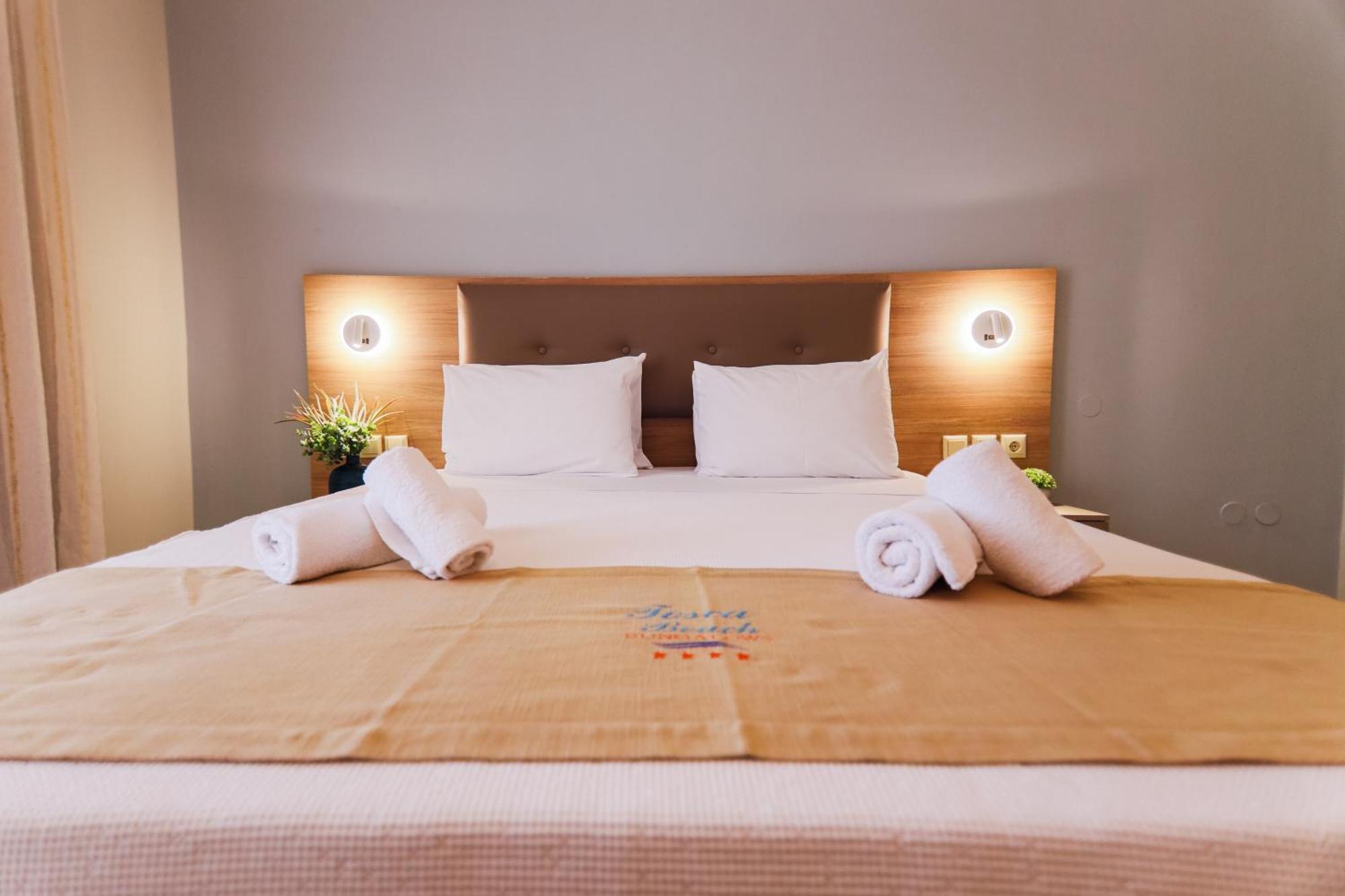 Tosca Beach Hotel PalaiónTsiflíkion المظهر الخارجي الصورة