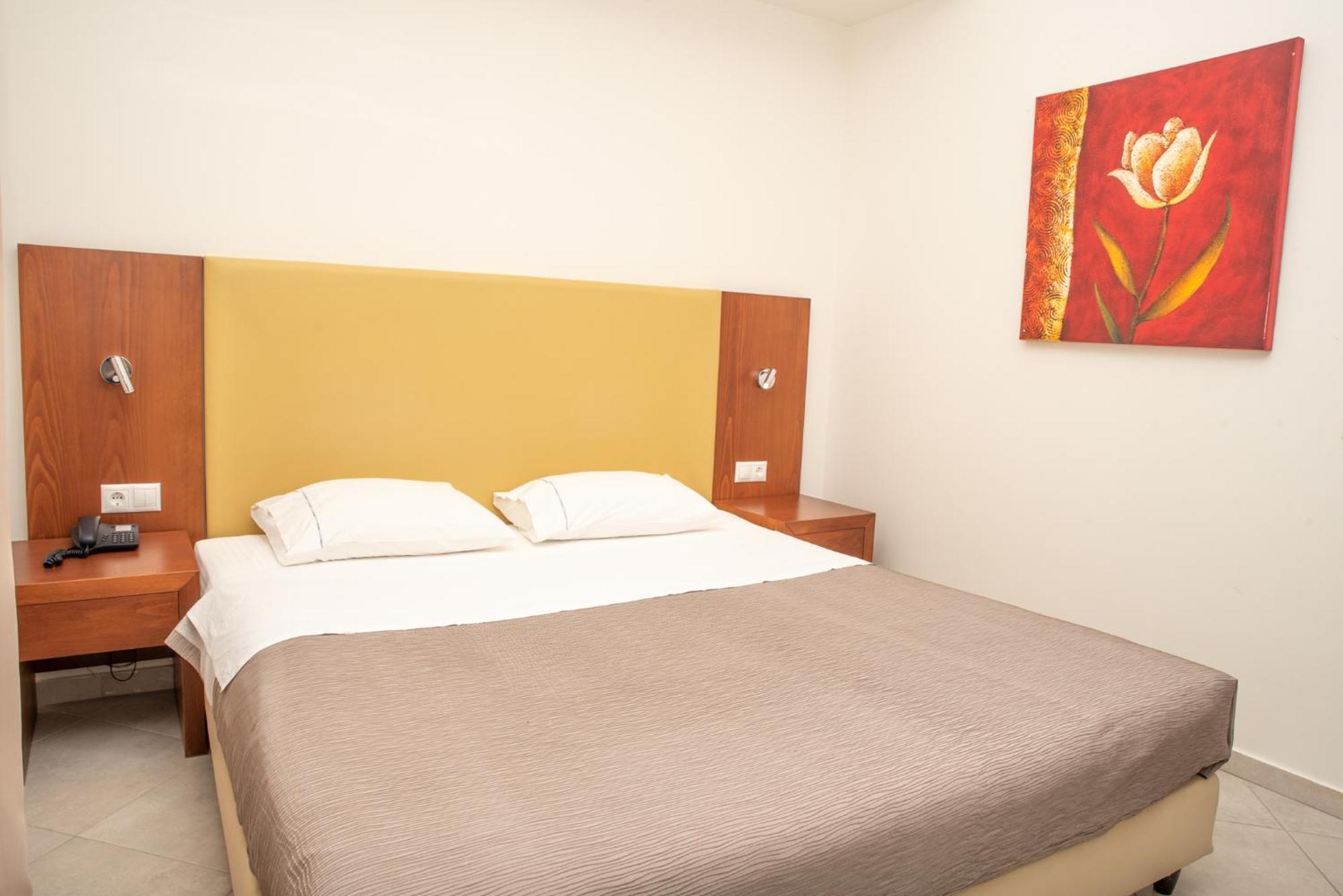 Tosca Beach Hotel PalaiónTsiflíkion المظهر الخارجي الصورة